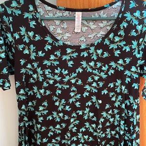 LulaRoe t shirt- women XXS black & blue flower pattern! gorgeous & barely worn!